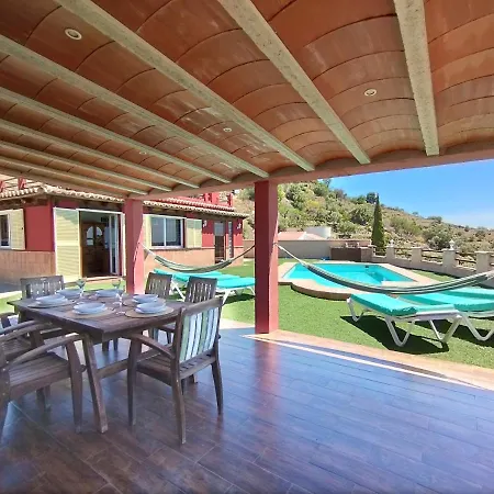 La Casa Roja 6 Huespedes Y Piscina Privada Chalet