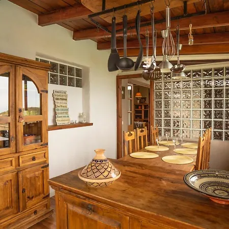 La Casa Roja 6 Huespedes Y Piscina Privada